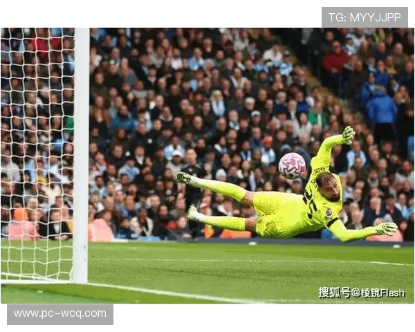 拉门斯屡献神扑,曼联门神成客场取分关键人物